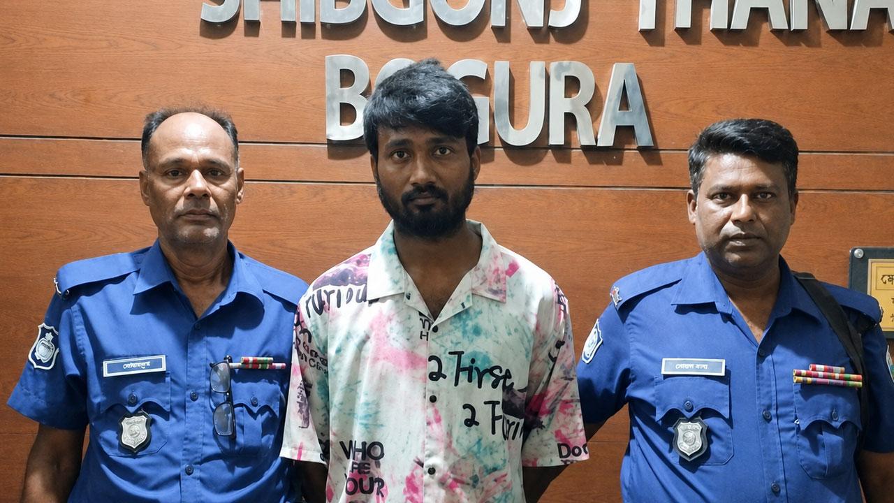 শিবগঞ্জে এইচএসসি ফরম পূরণে প্রতারণা, প্রধান আসামি গ্রেপ্তার